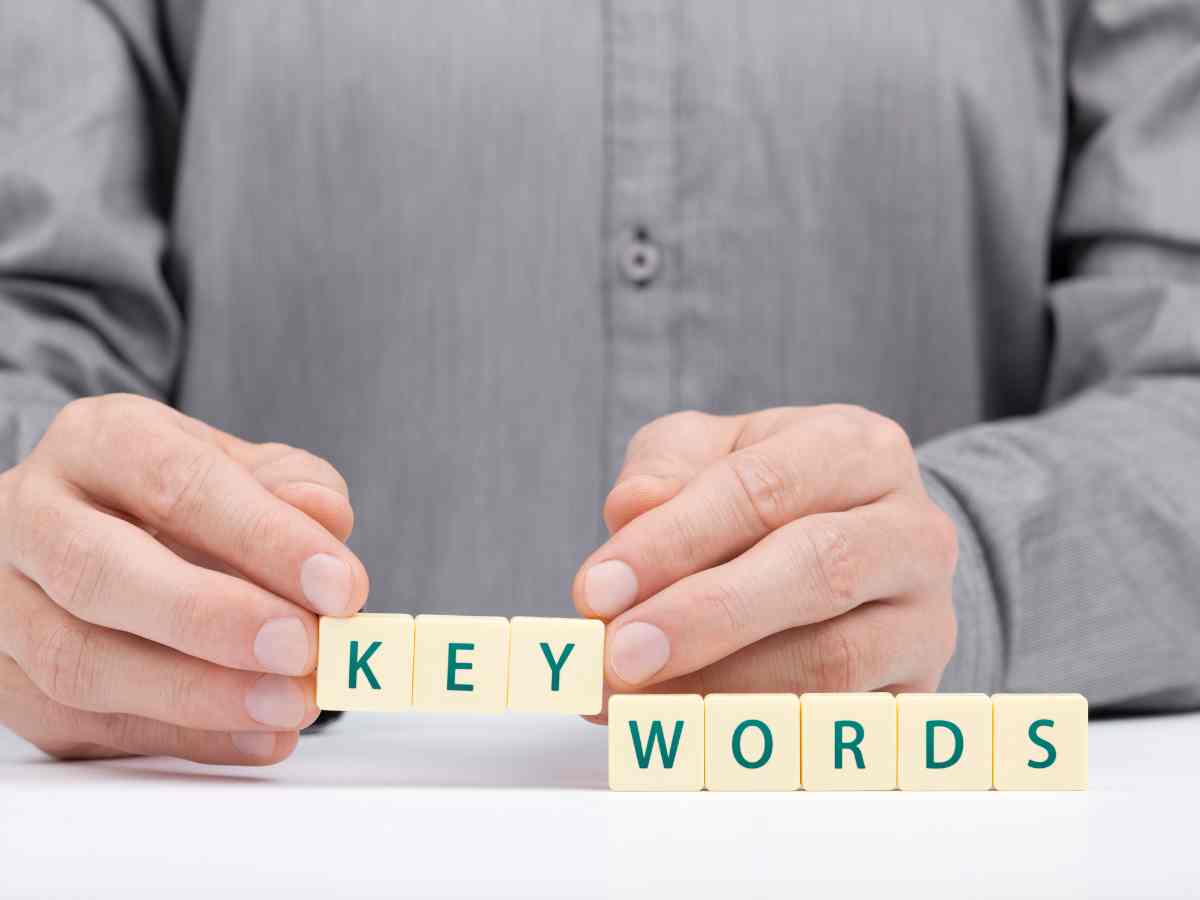 Dadi che formano la parola keywords